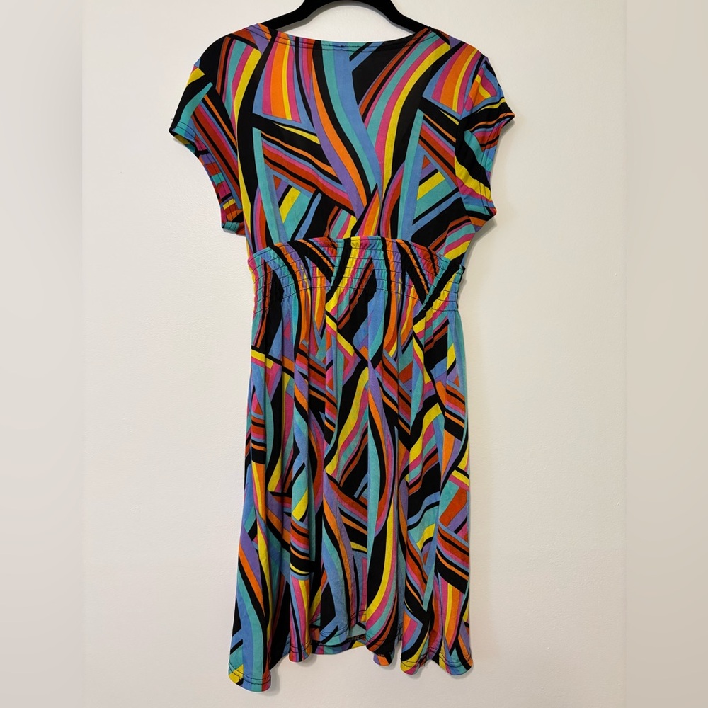 Colorful Geometric V-Neck Midi Dress - Picture 3 of 6